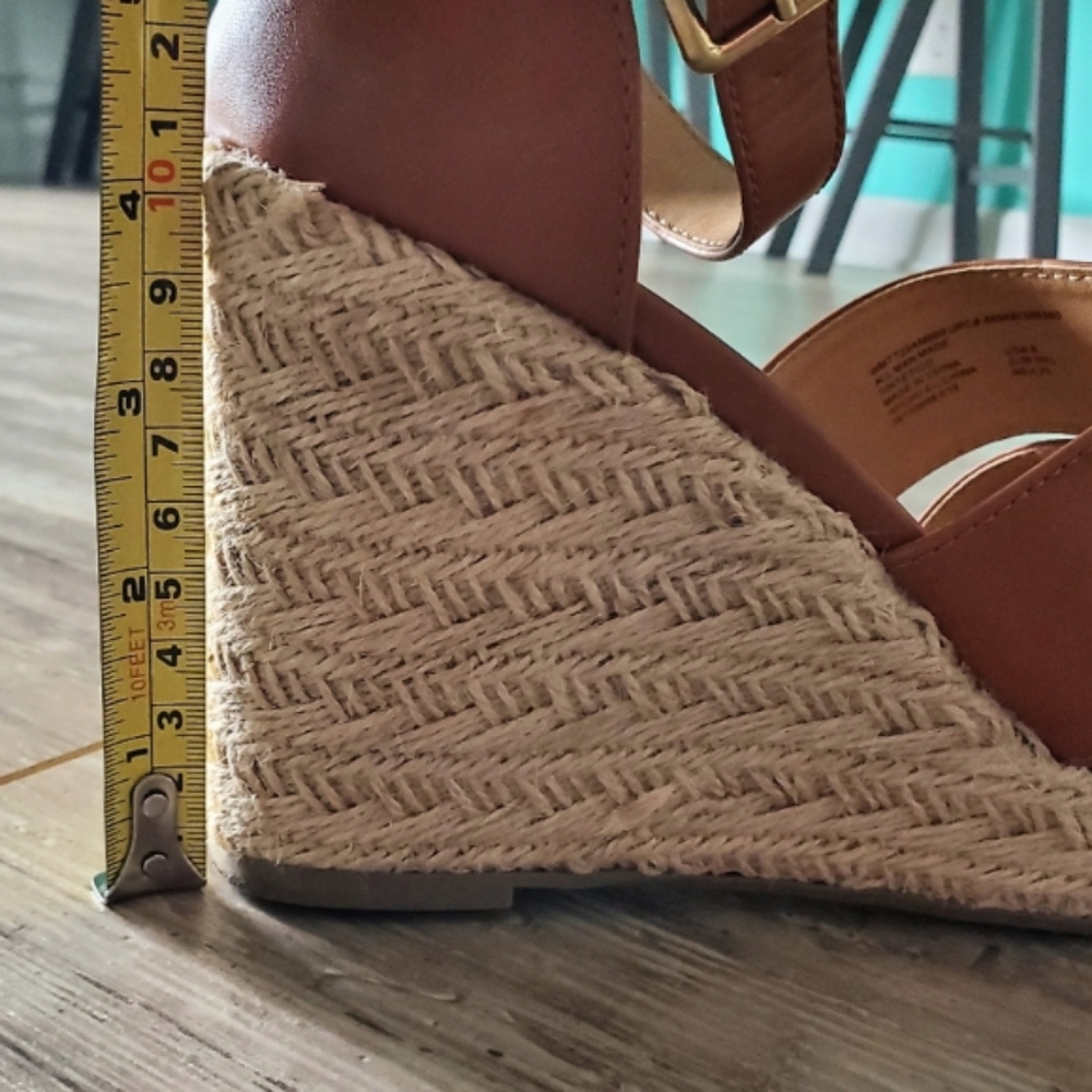- Time & True Tan Espadrille Wedge Sandals EUC - Picture 13 of 15
